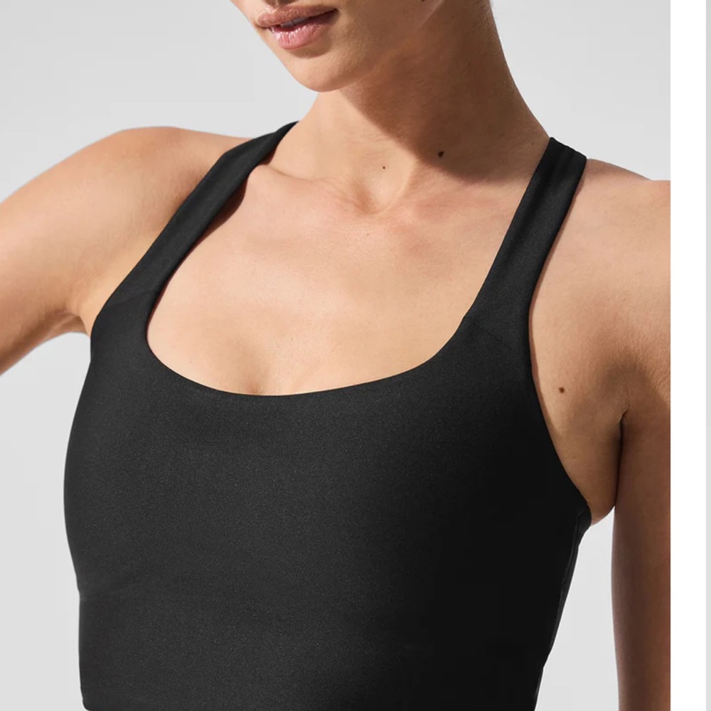 Alo Yoga black tank